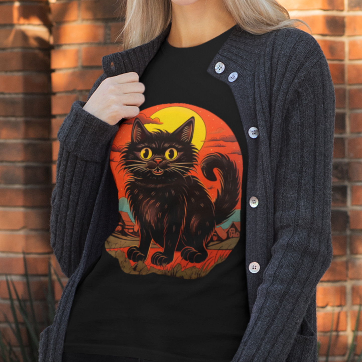 Black Cat Retro Style Halloween Shirt | Devil's Night teeshirt | Spooky t-shirt | Horror Clothing | Fall style | Haunted Fashion 1980s