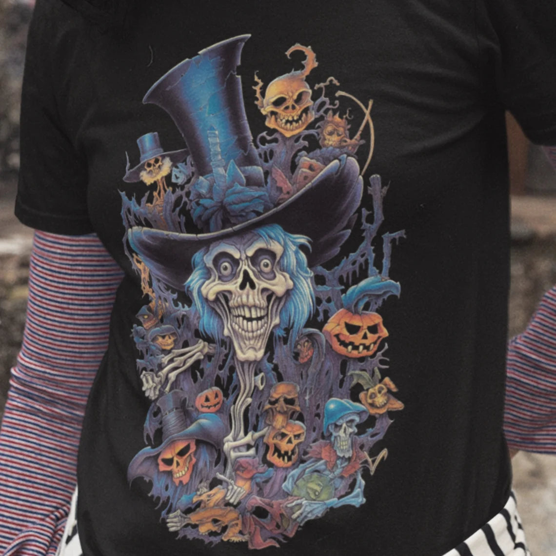 Ghost Skeleton T-Shirt | Skull Halloween Teeshirt | Goth Shirt | Haunted Mansion House Tophat Hatbox Gift Spooky Horror