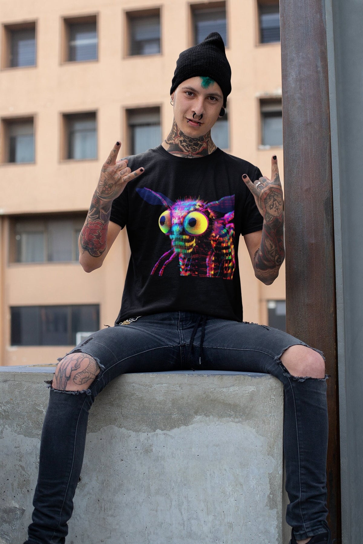 Bee Shirt, Weirdcore Insect T-Shirt, Vaporwave Aesthetic Tee, Trippy Grunge Alt Clothing Gift