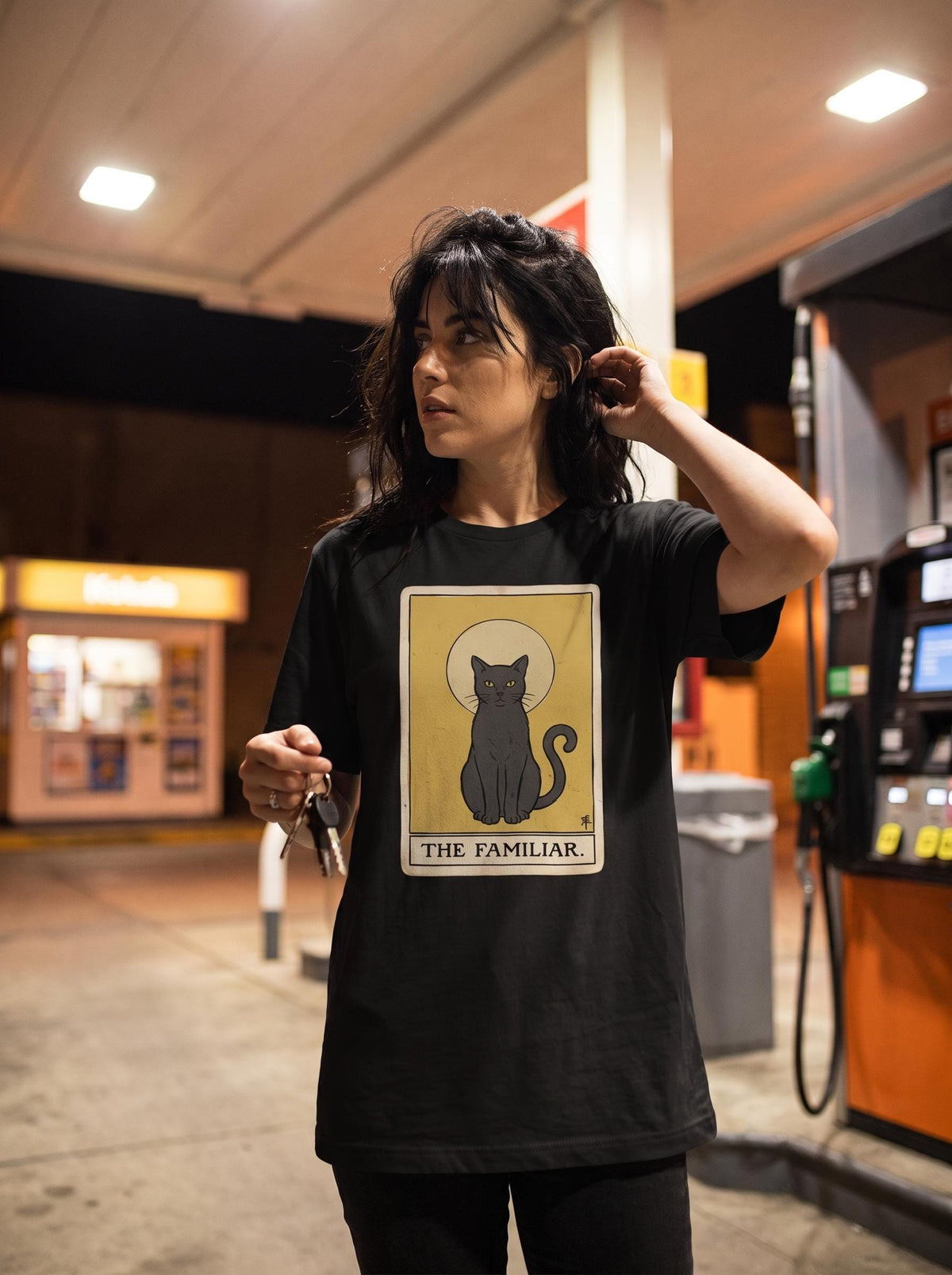 Black Cat Tarot Shirt, Witch Familiar Tee, Occult Cat T-Shirt, Witchy Halloween Gift, Gothic Tarot Card Shirt